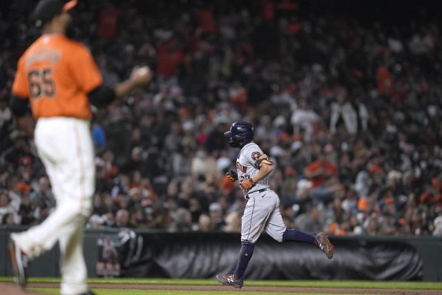 José Altuve hits grand slam on 2-homer night, Astros beat Giants