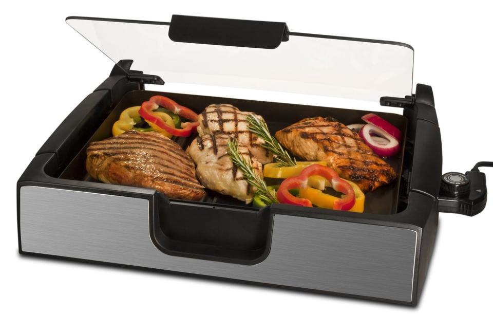 Smart Planet Napa Valley Gourmet Premium Smokeless Stainless Steel Grill (Photo: Amazon)