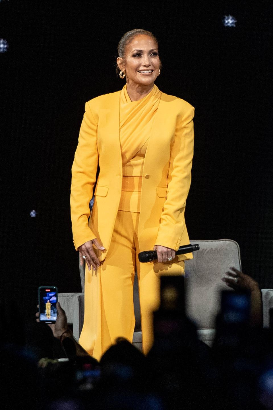 <h1 class="title">Oprah's 2020 Vision: Your Life In Focus Tour With Special Guest Jennifer Lopez</h1><cite class="credit">Emma McIntyre</cite>