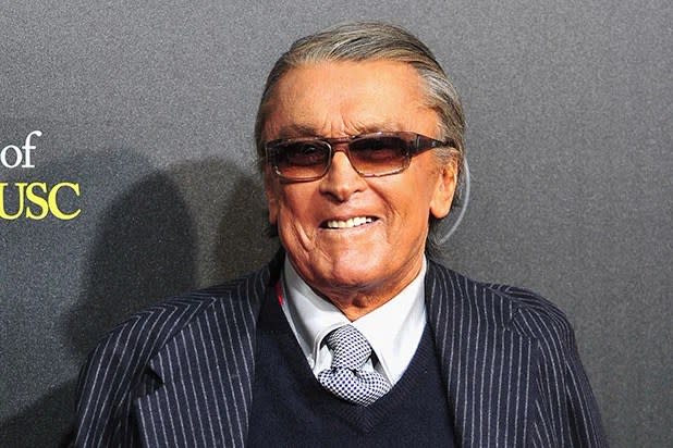 Robert Evans looking tanned on the red carpet