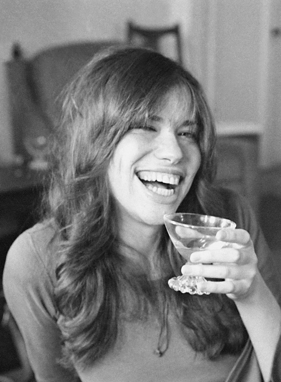 FILE - In this file photo dated Nov. 19, 1971, songwriter and singer Carly Simon. It is revealed Wednesday Aug. 22, 2018, that a lost Mick Jagger duet with Carly Simon has been found more than 45-years after it was first recorded apparently in 1972, with Jagger and Simon seemingly sitting together at a piano and singing a slow love ballad thought to be named "Fragile". (AP Photo/David F. Smith, FILE)