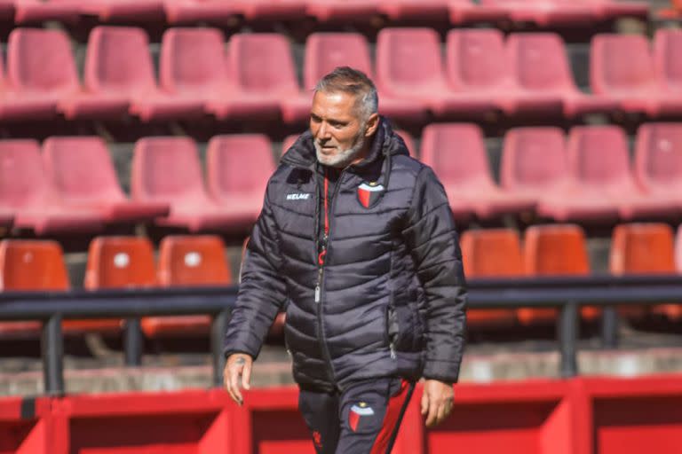 Sergio Rondina dejó de ser el técnico de Colón al cabo de ocho partidos