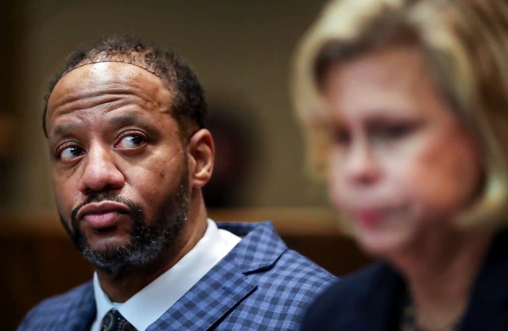 File: Pervis Payne sits next to his attorney Kelley Henry during a hearing in Shelby County Criminal Court  (AP)