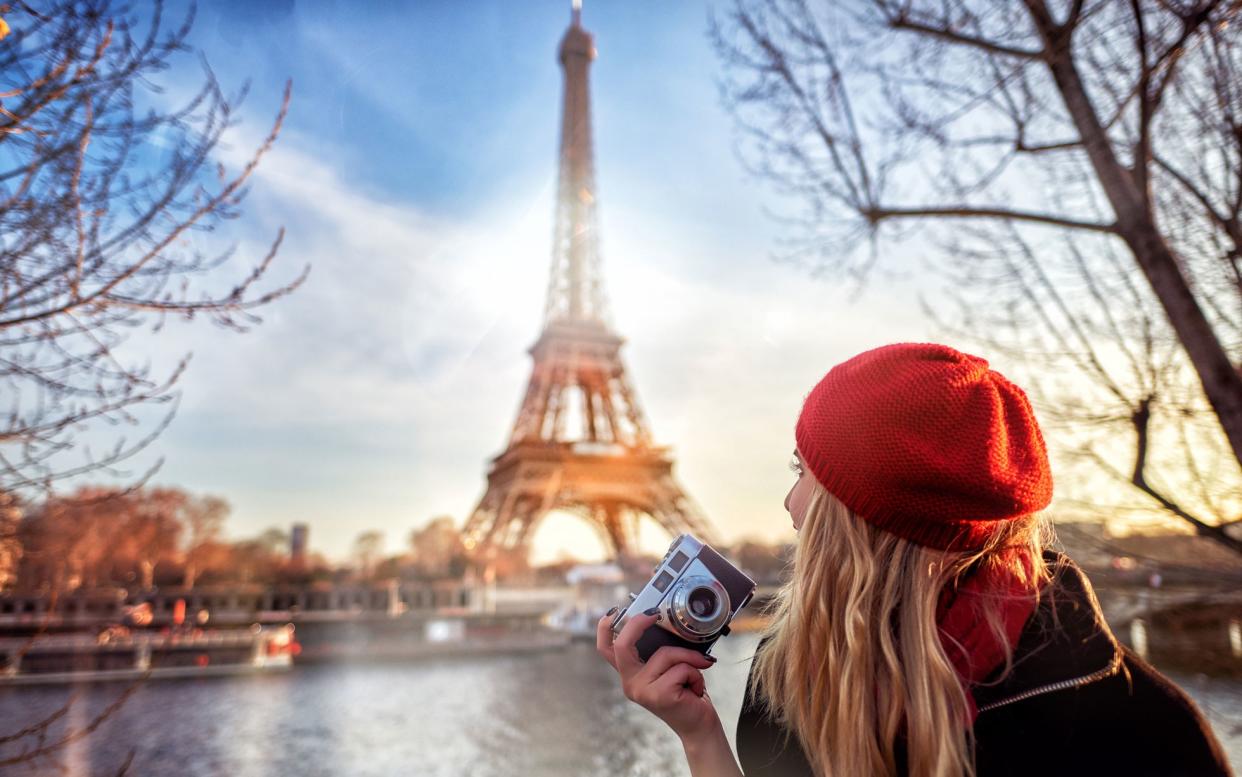 Tourists warned to be vigilant at all times when exploring Paris - stock_colors