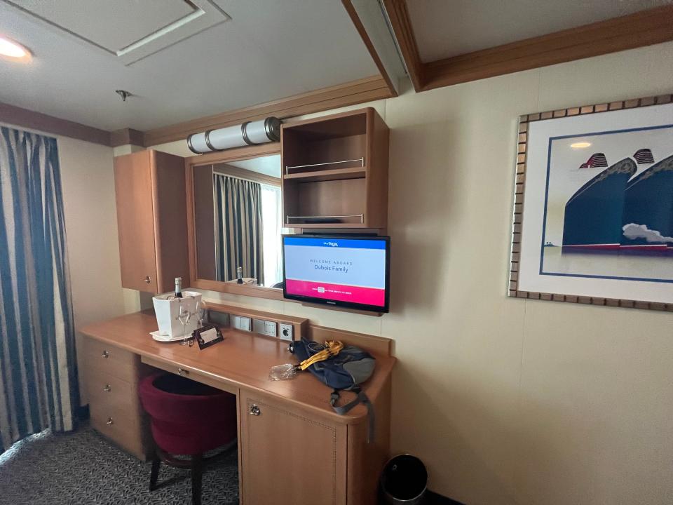 disney dream deluxe ocean-view stateroom verandah desk