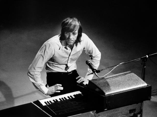 Morre aos 74 Ray Manzarek, tecladista do The Doors