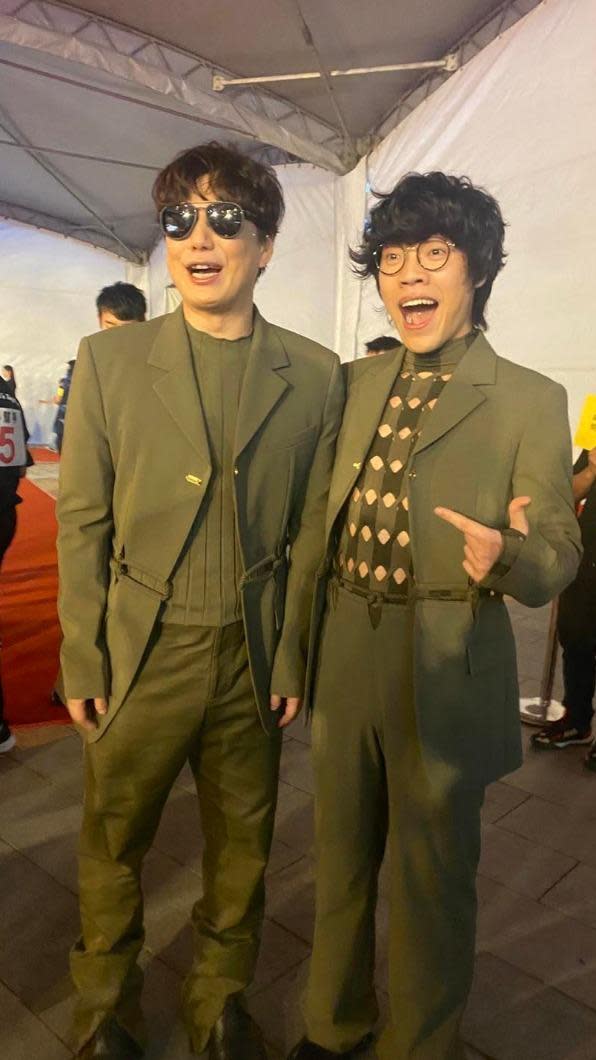 蕭煌奇（左）與盧廣仲在金曲獎後台合影。（圖／翻攝自蕭煌奇臉書）
