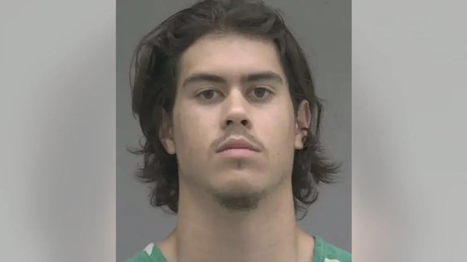 Early Teen Facial - Florida QB Accused of Child Porn Had Vile Photo of Pre-Teen, Cops Say