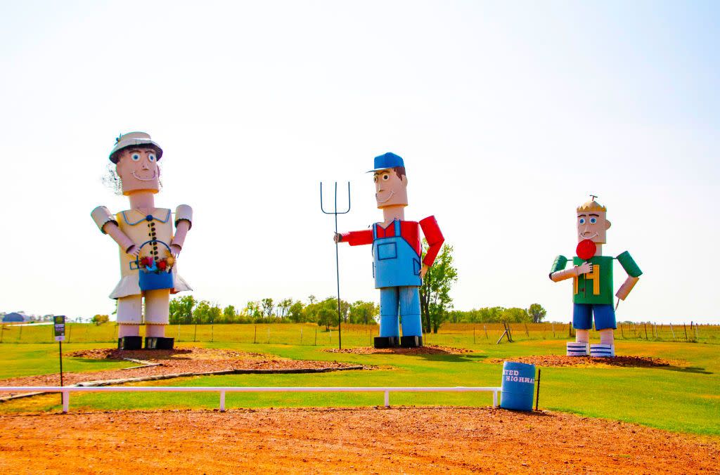 ldest roadside attractions enchanted highway