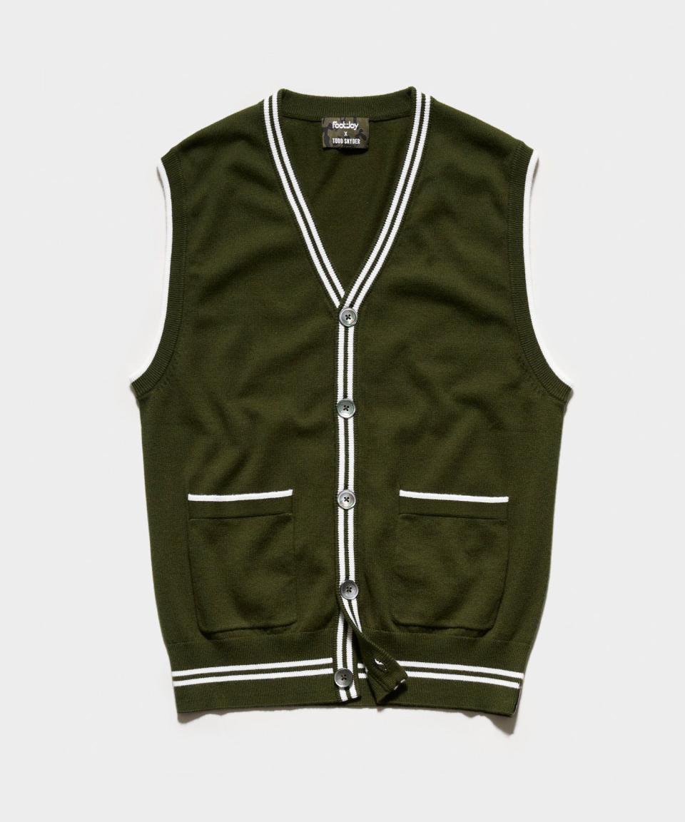 Sweater Vest in Olive