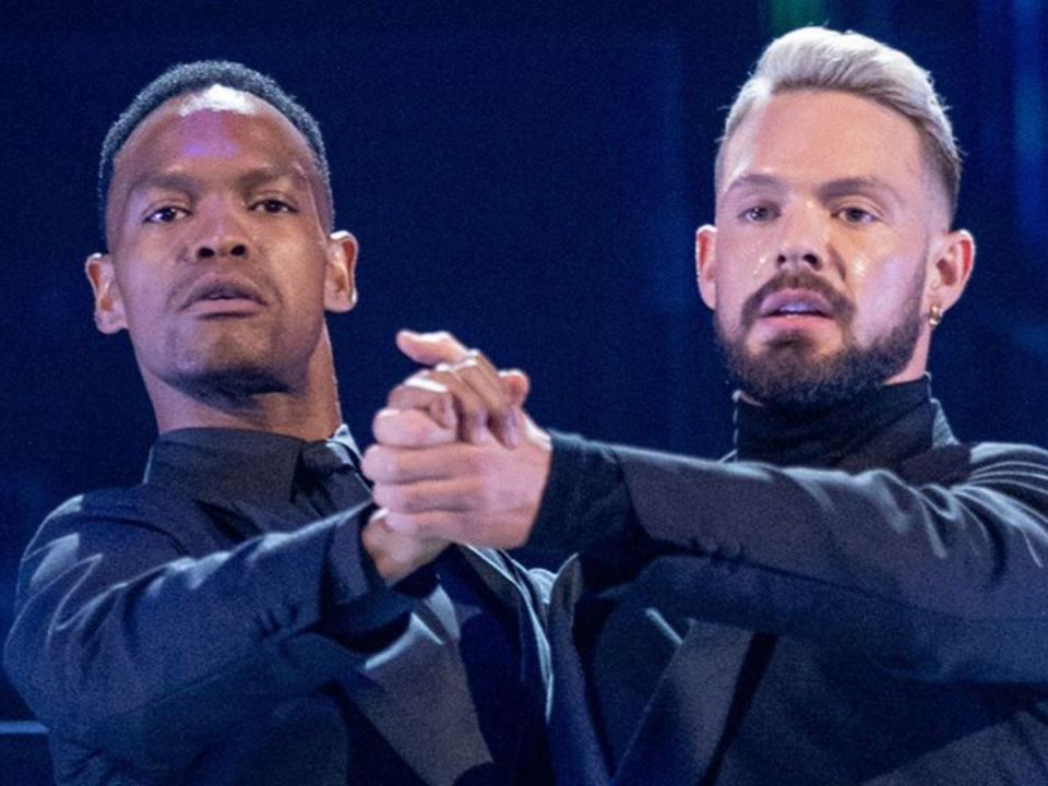 Johannes Radebe y John Whaite en 'Strictly Come Dancing' (BBC)