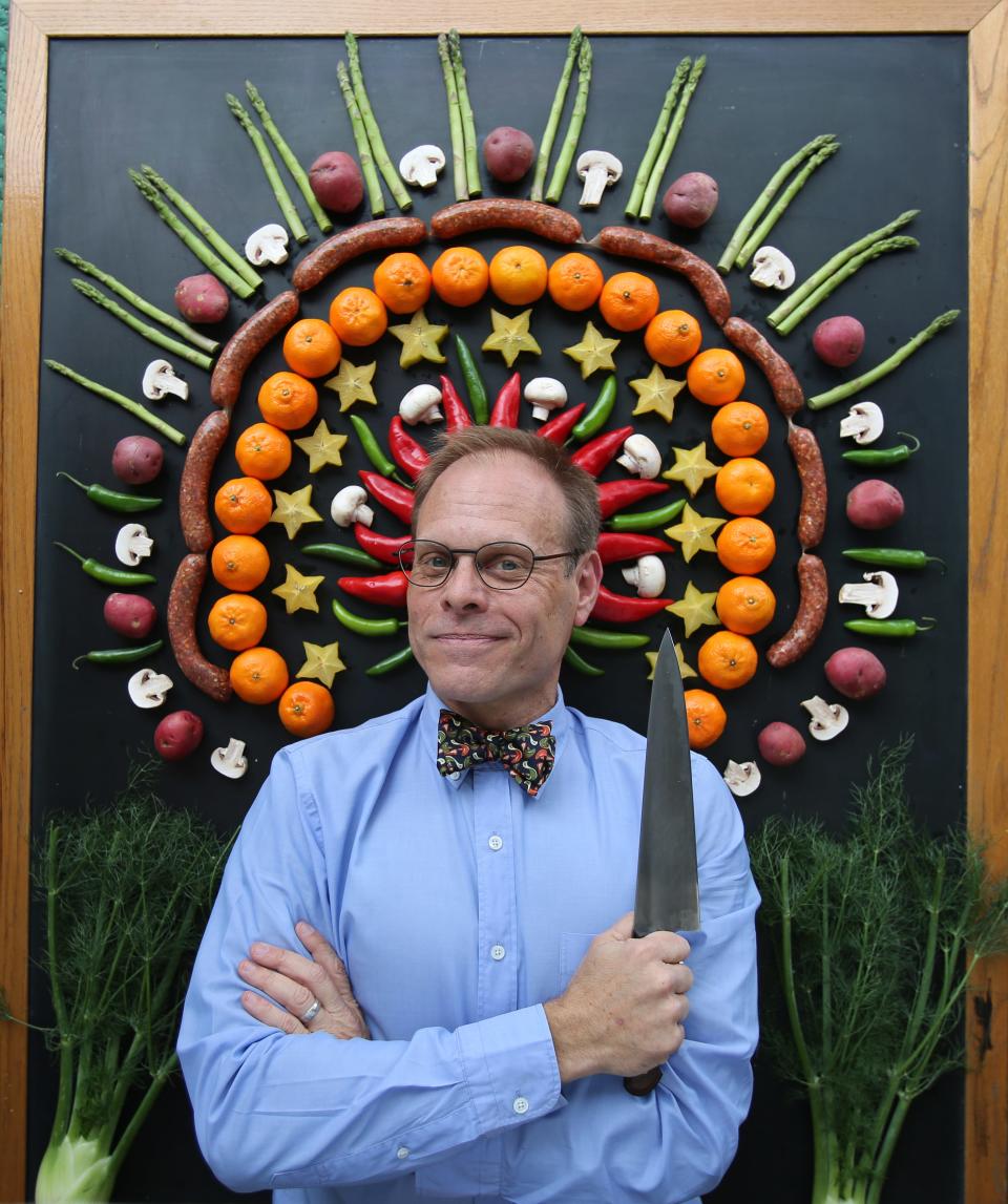 Celebrity chef Alton Brown is coming to the stage at the Kentucky Center during his live variety cooking show tour