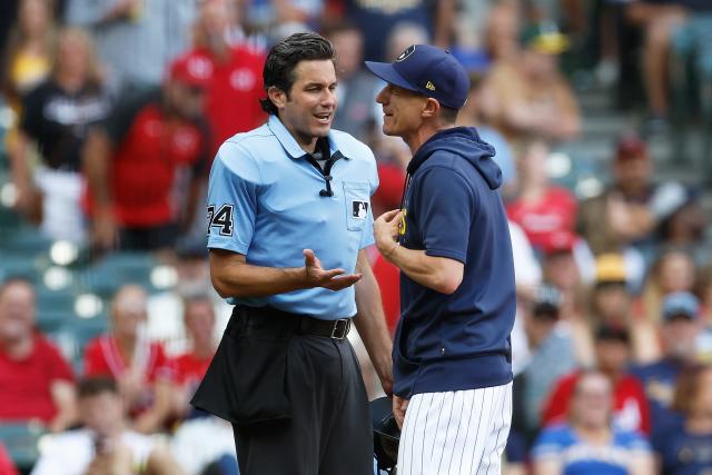 Broadcast play-by-play of Brewers manager Craig Counsell's ejection