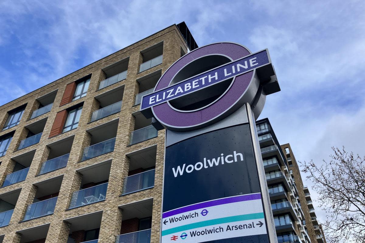 A sign pointing towards the Woolwich Elizabeth line station (Credit: Joe Coughlan)