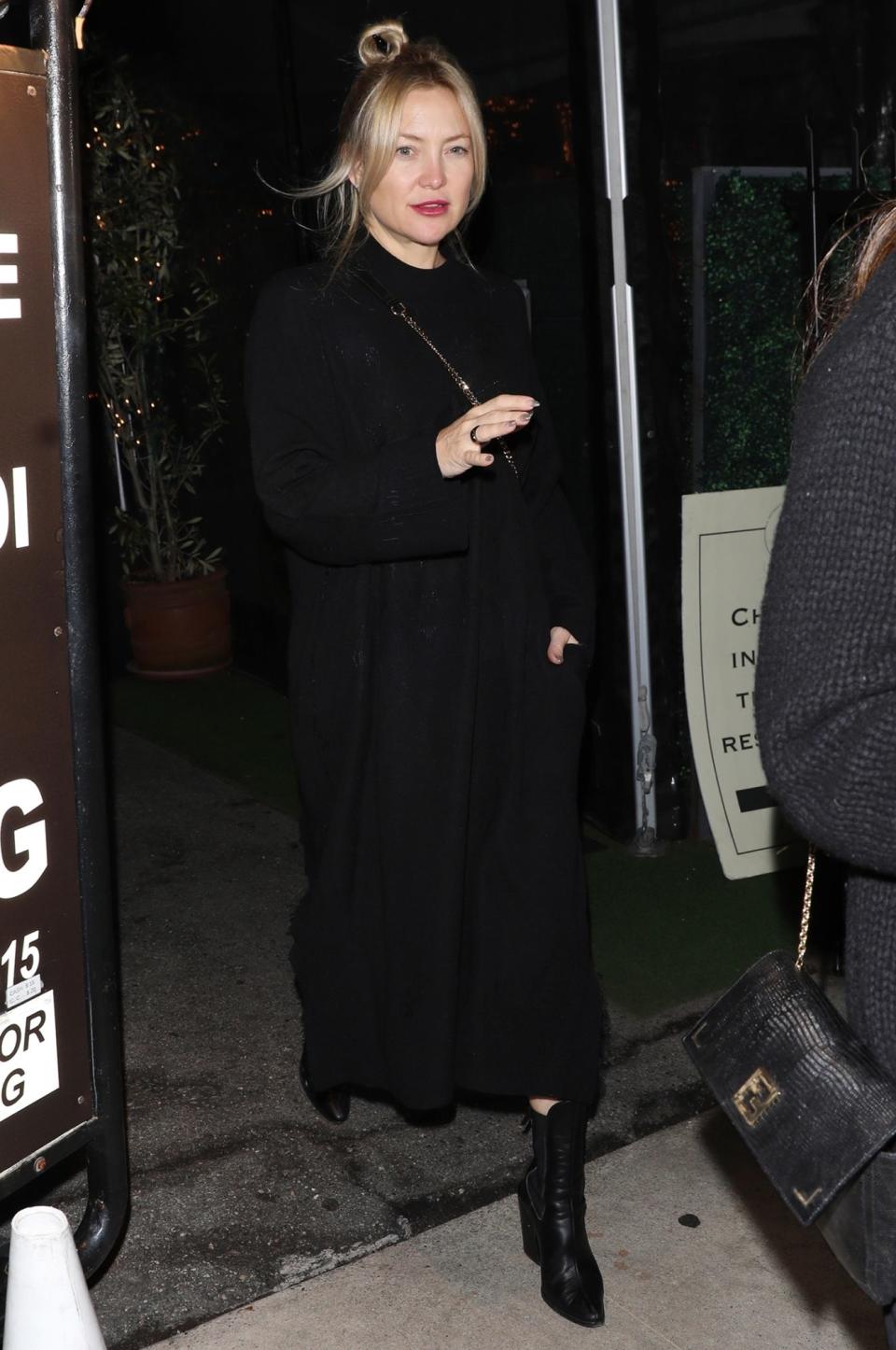 <p><a href="https://people.com/tag/kate-hudson/" rel="nofollow noopener" target="_blank" data-ylk="slk:Kate Hudson;elm:context_link;itc:0" class="link ">Kate Hudson</a> rocks a sleek black look while grabbing dinner with a friend at Italian L.A. hotspot Giorgio Baldi on May 17.</p>