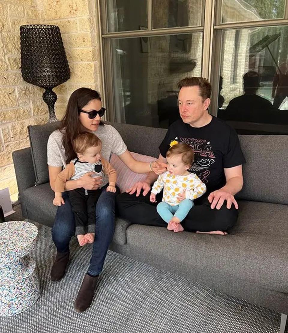 Elon Musk, Shivon Zilis and their twins  (Walter Isaacson via Twitter)