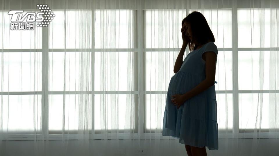 日前一名千葉縣孕婦也因為染疫無法得到及時救助，導致嬰兒剛出生就死亡。（示意圖／shutterstock 達志影像）