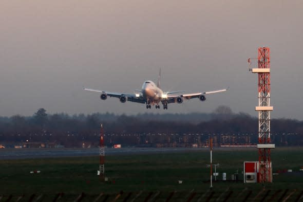 plane landing