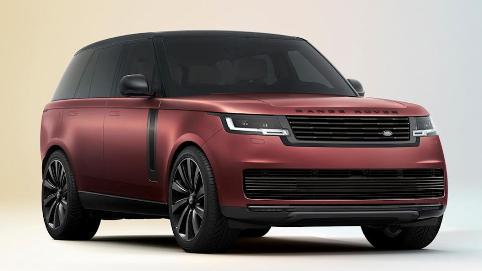 圖／2022 Land Rover Range Rover SV特別交由SVO特製車款部門執行，強調提供多達160萬種配置可選擇。