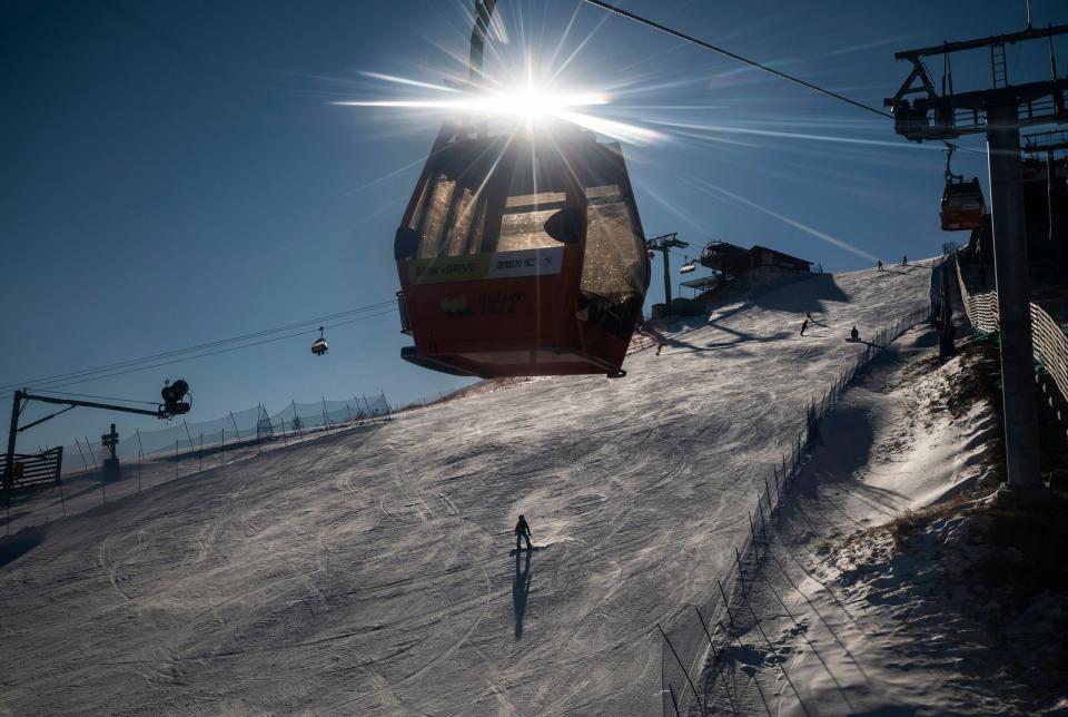 Ski und Snowboard gut? Zhangjiakou ist als Austragungsort der Alpin-Wettbewerbe nicht unumstritten. (Bild: 2021 Getty Images/Kevin Frayer)