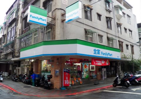 FamilyMart_Mintong_Store_20120129