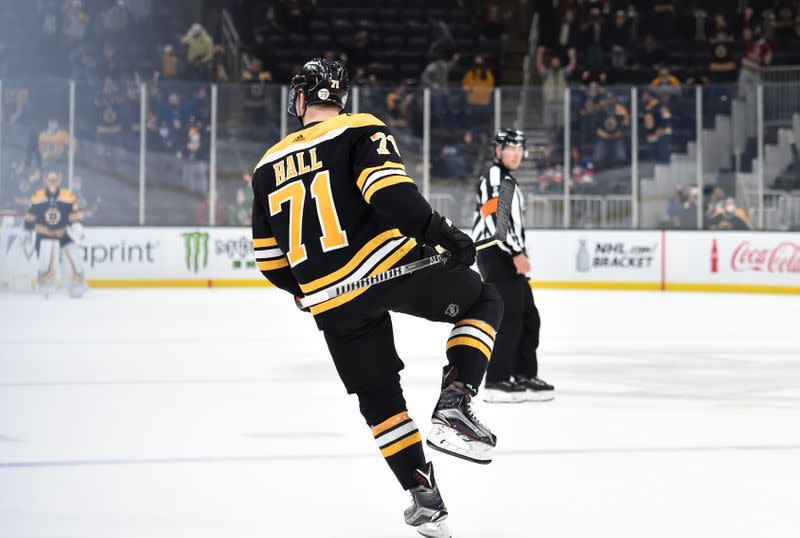 NHL: New York Islanders at Boston Bruins