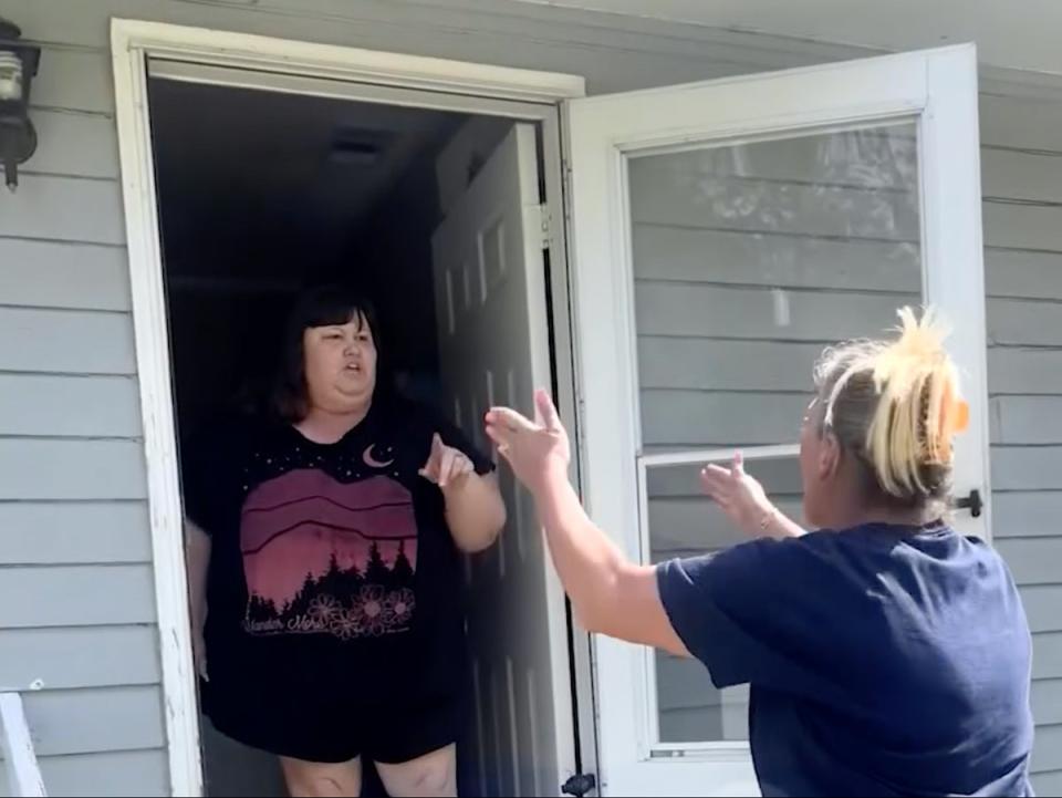 Vídeo de una disputa verbal entre la niñera de Quinton (izq.) y la abuela del niño (WSAV3/Diana McCarta)