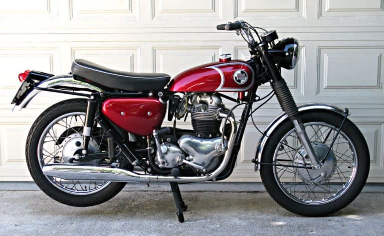 Norton N15CS - Right Side