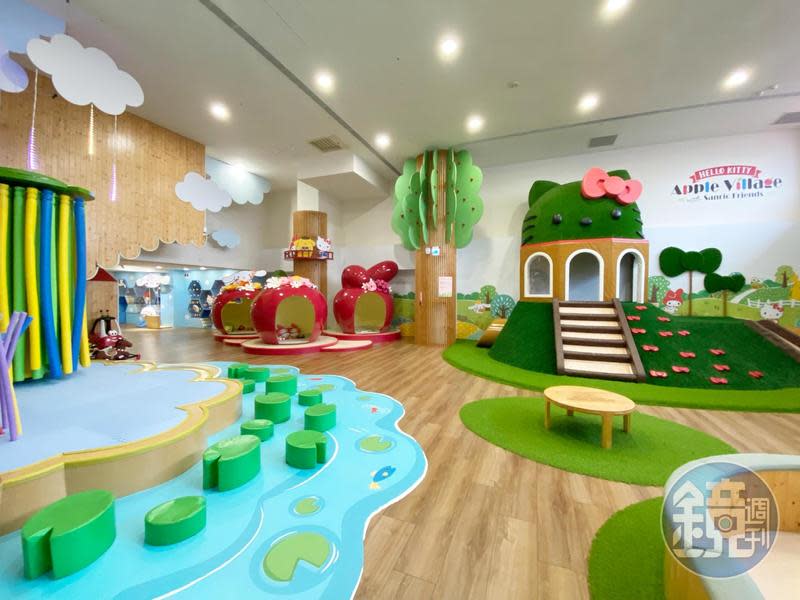 「Hello Kitty蘋果村親子餐廳」室內空間廣達200坪，適合孩子們盡情跑跳。 