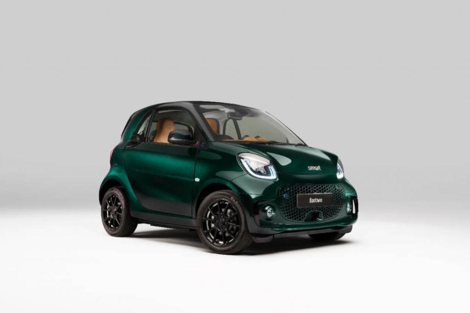 smart-eq-fortwo-brabus-racing-green-edition