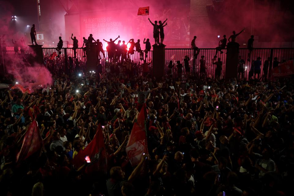 Las fotos preocupantes de la celebración de la Premier del Liverpool