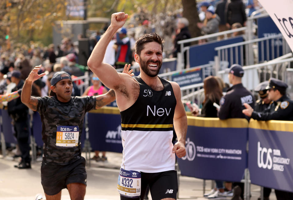 Nev Schulman, host and producer of MTV's Catfish, seen here running in the 2021 New York City Marathon. / Credit: Elsa/ Getty Images