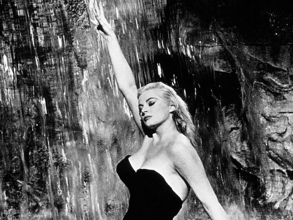 Und noch ein schöner Schweden-Export: Dass Anita Ekberg eines der großen Sexsymbole der 60-er wurde, verdankte sie vor allem einer ikonischen Szene: ihrem Bad im römischen Trevi-Brunnen in Federico Fellinis Meisterwerk "La Dolce Vita". (Bild: ZDF / Gray-Oefram Film)