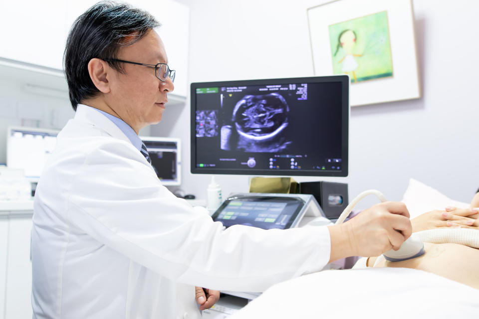 ▲吳依誠為大新竹地區首位榮獲高層次超音波雙認證資格的醫師，透過詳細篩檢確保胎兒健康。（圖／東元醫院提供）