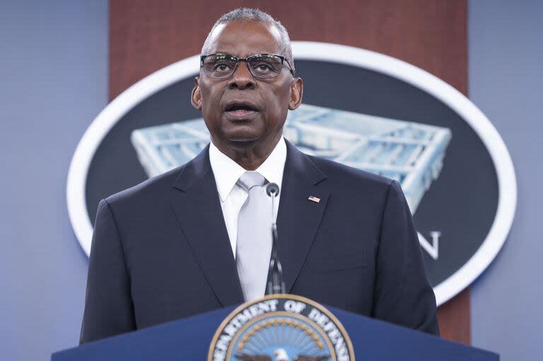 Secretario de Defensa Lloyd Austin habla durante una conferencia de prensa del Pentágono (AP Photo/Kevin Wolf)