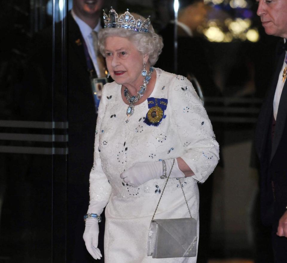 The Queen wearing her Brazilian aquamarine and diamond parure at the Commonwealth Heads of Government Meeting in Australia in 2011 - Stewart Allen - Pool/Getty Images