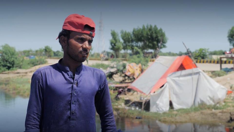 Farmer Manzoor, 20, has been left jobless and homeless by the floods (Akifullah Khan/DEC)