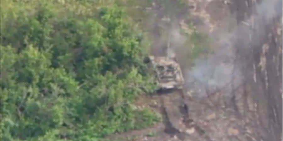 2 Russian tanks were destroyed: T-80 and T-90M Proryv