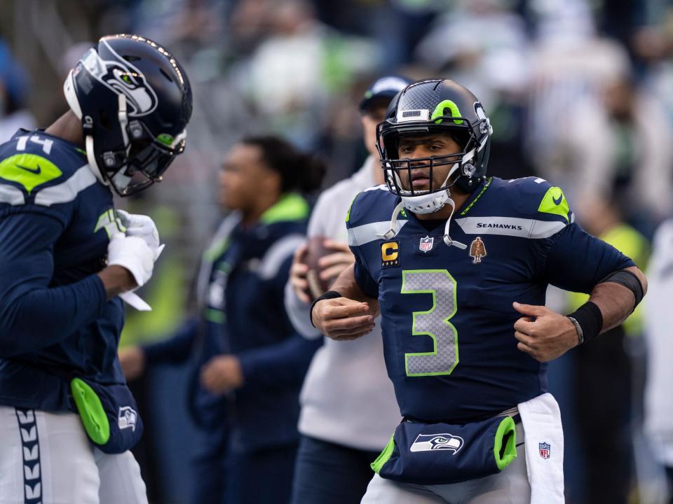 Russell Wilsons prepares for a game against the San Francisco 49ers.