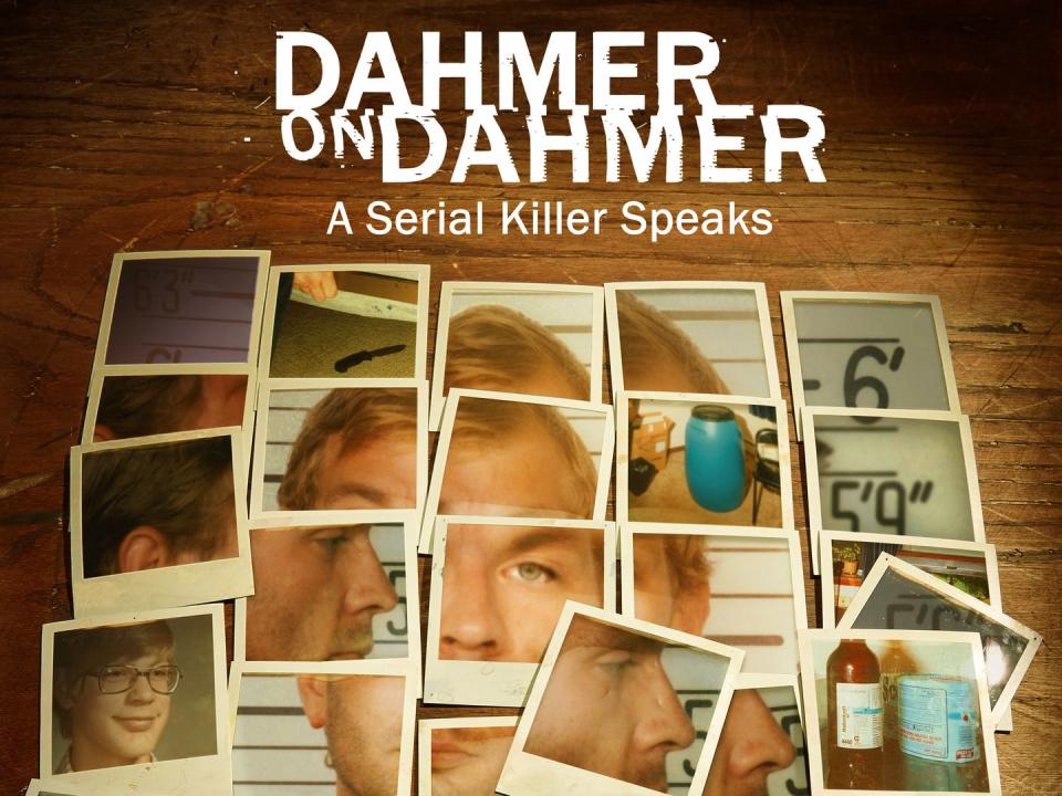 <p>Entre la gran cantidad de series y películas de esta temporada, destaca la que se centra el Jeffrey Dahmer. Si has visto la serie, no te pierdas 'Dahmer on Dahmer', una revisión a fondo de uno de los casos de asesinatos en serie más sonados de USA. La puedes ver en la playaforma Hayu, que acaba de ampliar sus títulos en el apartado de 'True Crime'.</p><p>Jeffrey Dahmer fue juzgado por haber violado y asesinado –para después comerse sus cadáveres– a 17 hombres jóvenes entre 1978 y 1991 en Milwaukee. El debate está echado.</p><p><a class="link " href="https://www.hayu.com/" rel="nofollow noopener" target="_blank" data-ylk="slk:VER MÁS">VER MÁS </a></p>