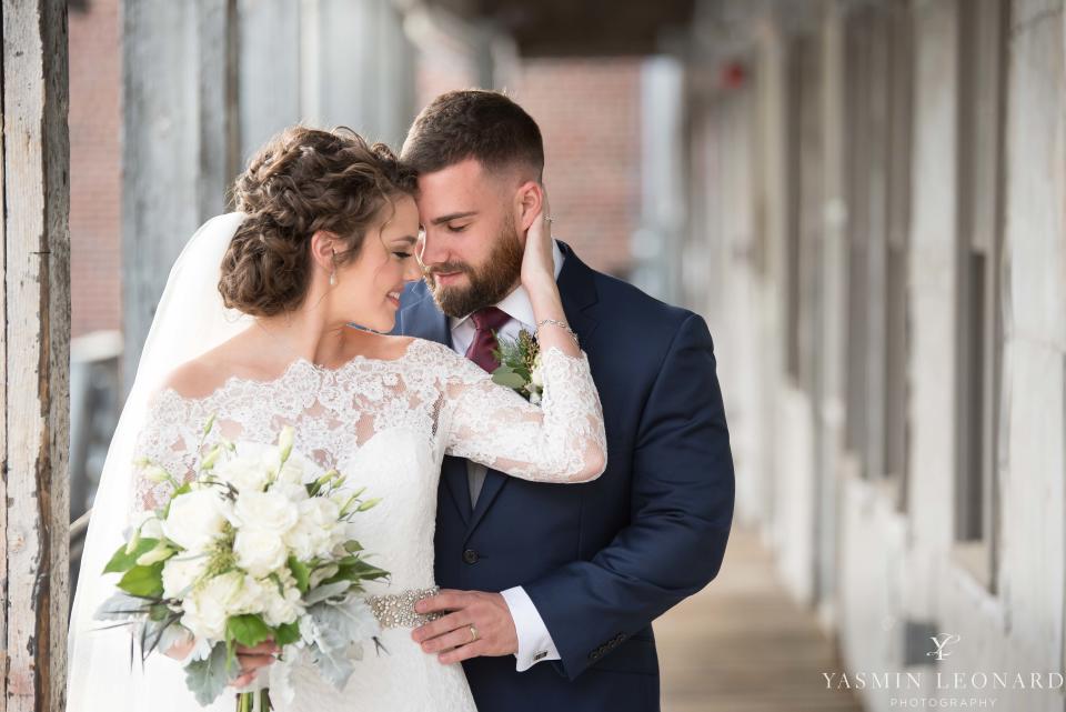 "Her hair, her dress, her long veil and their amazing connection!&nbsp; Everything was just perfection." --&nbsp;<i>Yasmin Leonard Photography</i>