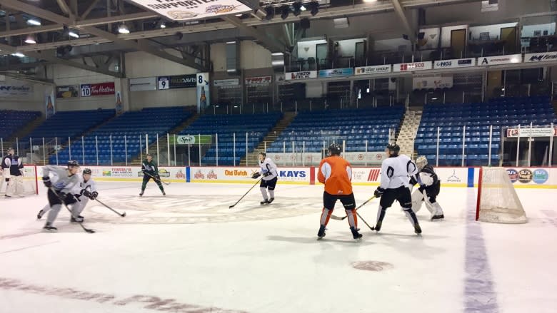 'An exciting time of the season': Islanders ready to go for season opener