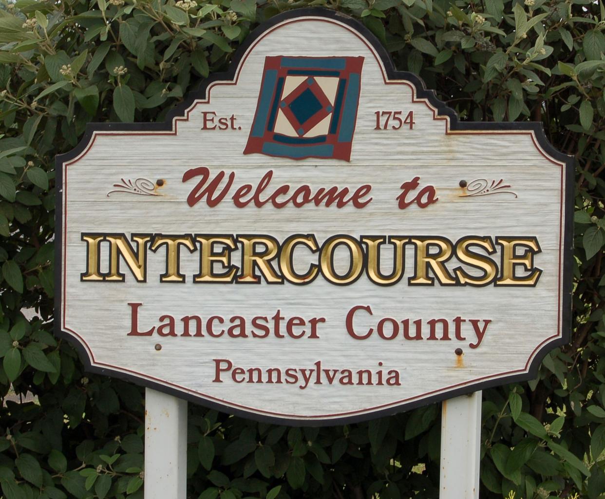 Picture of the welcome sign to Intercourse, Pennsylvania