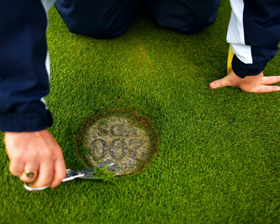 Intensive Rasenpflege ist beim Ryder Cup wichtig. In diesem Fall steht aber die Kunst im Vordergrund