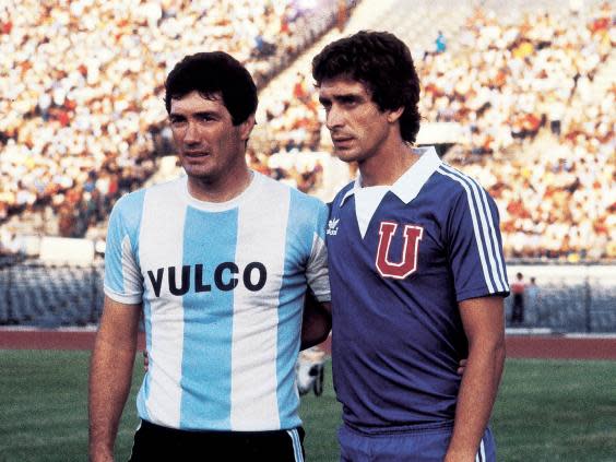 Pellegrini captaining Universidad de Chile as a player