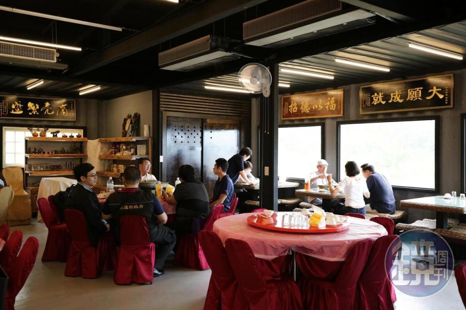 「山海宴旬料理」餐廳十分受在地人和遊客的喜愛。