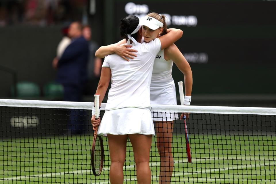 Elena Rybakina esta vez no tuvo respuesta cuando Jabeur logró una victoria en tres sets (Getty Images)