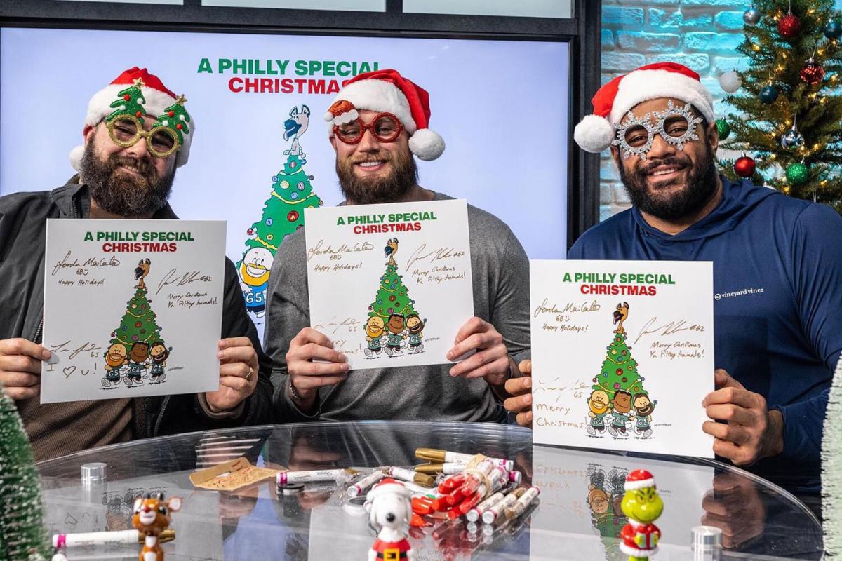 Philadelphia Eagles drop Christmas album, Video