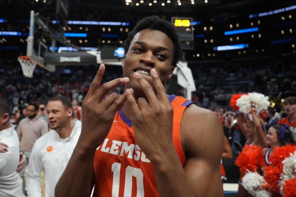 Mar 28, 2024; Los Angeles, CA, USA; Clemson Tigers forward RJ Godfrey (10) celebrates after defeating the Arizona Wildcats in the semifinals of the West Regional of the 2024 NCAA Tournament at Crypto.com Arena. Kirby Lee/USA TODAY Sports