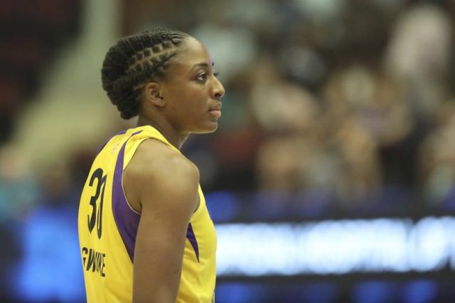 Los Angeles Sparks forwards and sisters Nneka Ogwumike (30) and